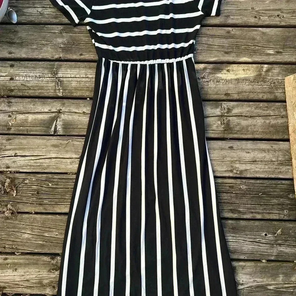 Black And‎ White Stripped Maxidress With Pockets Size Large - Picture 3 of 6